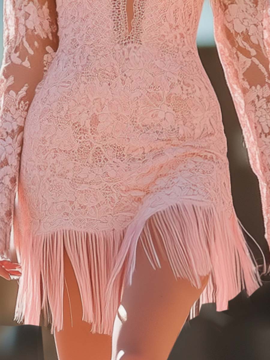 Robe Mini en Dentelle Rose à Bretelles Spaghetti - Décolleté Élégant et Franges - Expédition Rapide en 24h!