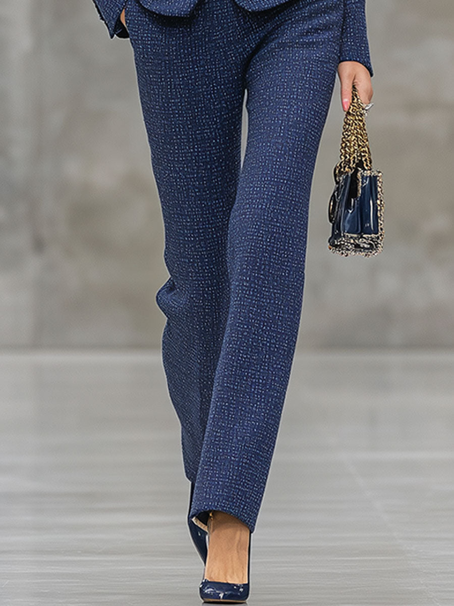 Ensemble Chic en Tweed Bleu Vintage : Veste et Pantalon Élégants