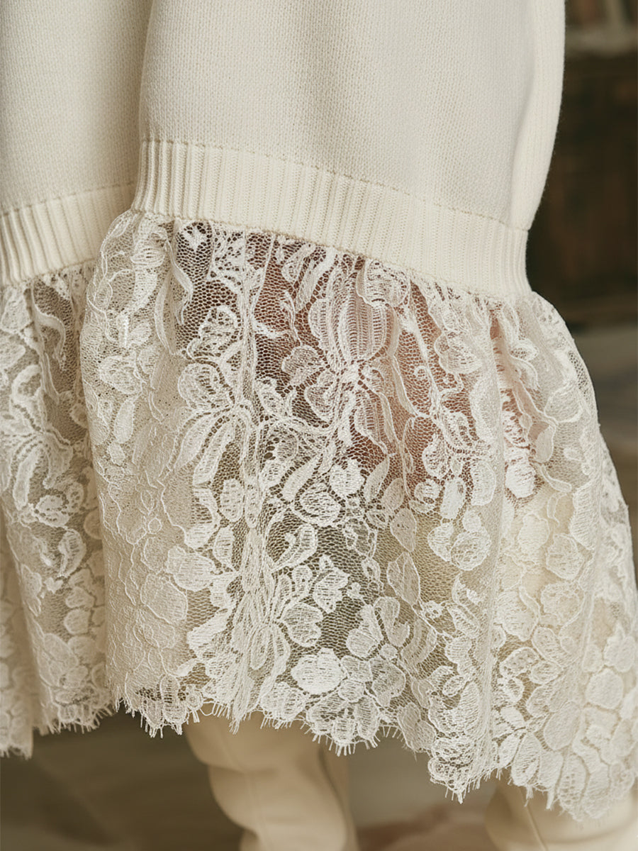 Robe Maxi Tricotée Blanche avec Élégant Col en Dentelle en Forme de Feuille de Lotus