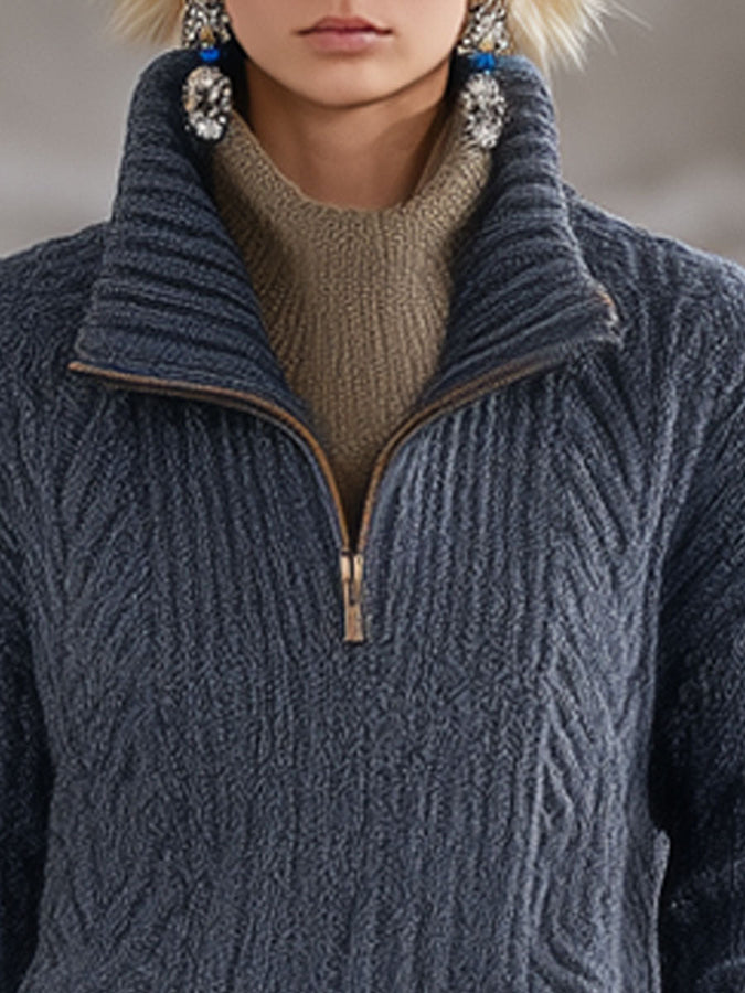 Pull rétro en tricot gris-bleu avec col zippé mi-haut