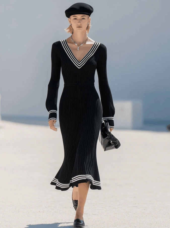 Robe Midi Noire en Tricot Fishtail à Manches Longues avec Détails Blancs Rétro