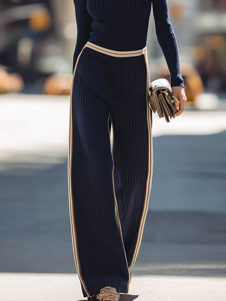 Ensemble Chic en Maille à Col Montant Rayé Bleu Marine avec Pull Zippé et Pantalon