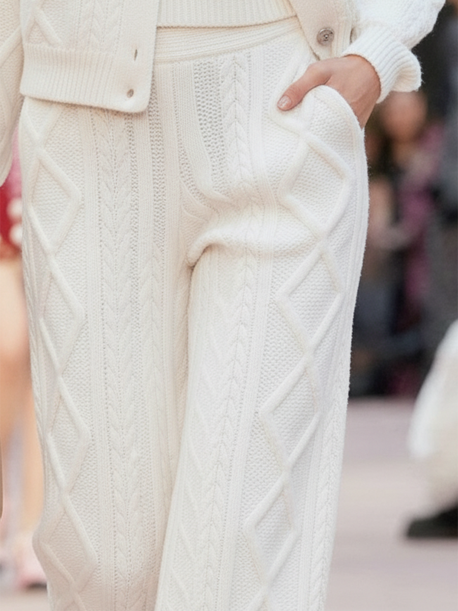 Ensemble Chic en Blanc Texturé : Veste et Pantalon Élégants