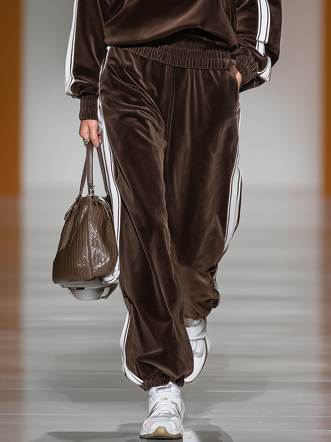 Ensemble Sportif Rétro : Sweat-Shirt à Col Montant Contrasté et Pantalon avec Fermeture Éclair