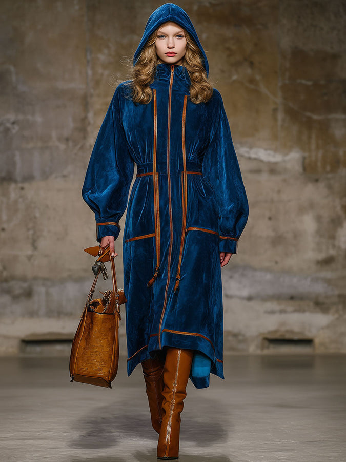 Robe Midi en Velours Bleu Nuit à Manches Longues avec Cape Élégante et Détails Marron