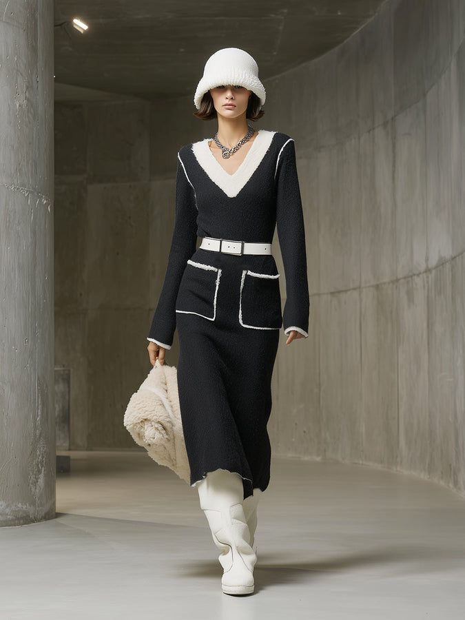 Chic Noir et Blanc : Robe Midi en Tricot en V