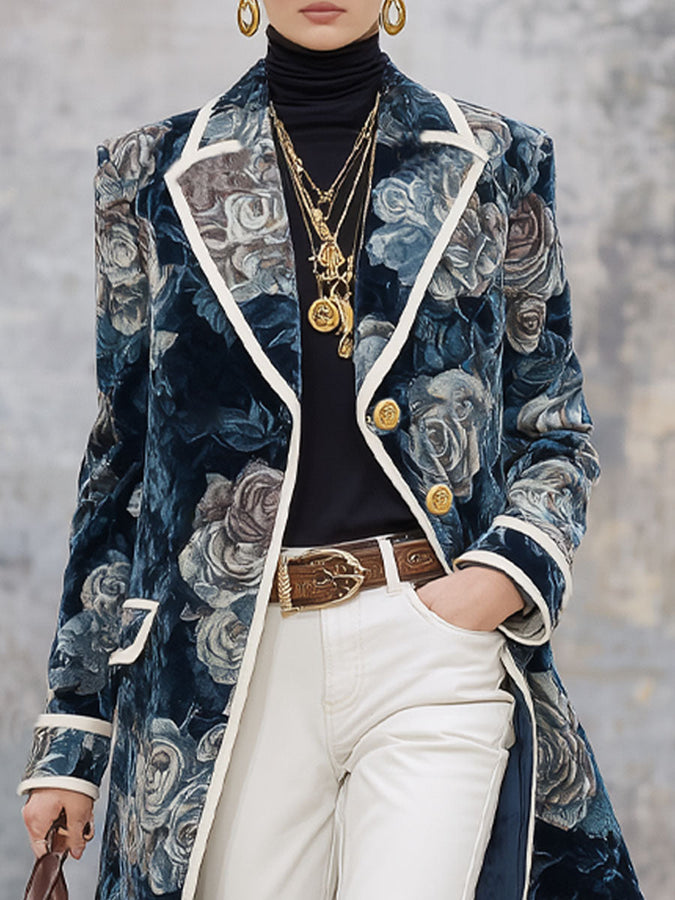 Veste en velours rose à motifs floraux avec col rétro et finitions contrastantes