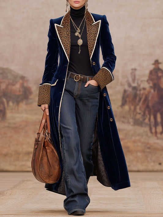 Veste en velours à motif léopard avec revers et détails contrastants