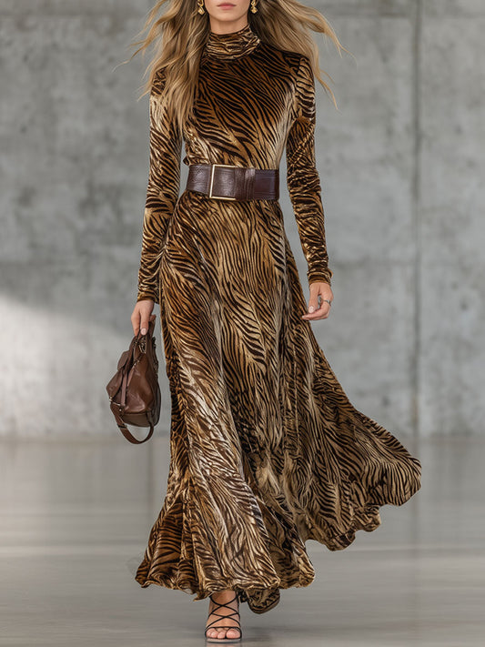 Robe Maxi en Velours Doré à Imprimé Zèbre avec Détails à Lacets - Style Vintage