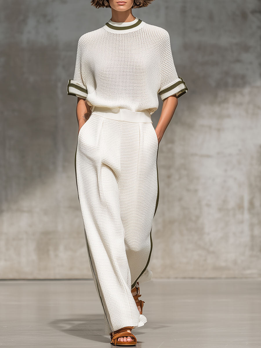 Ensemble Chic : Chemise Tricotée Blanche à Manches Courtes et Pantalon Évasé au Style Vintage