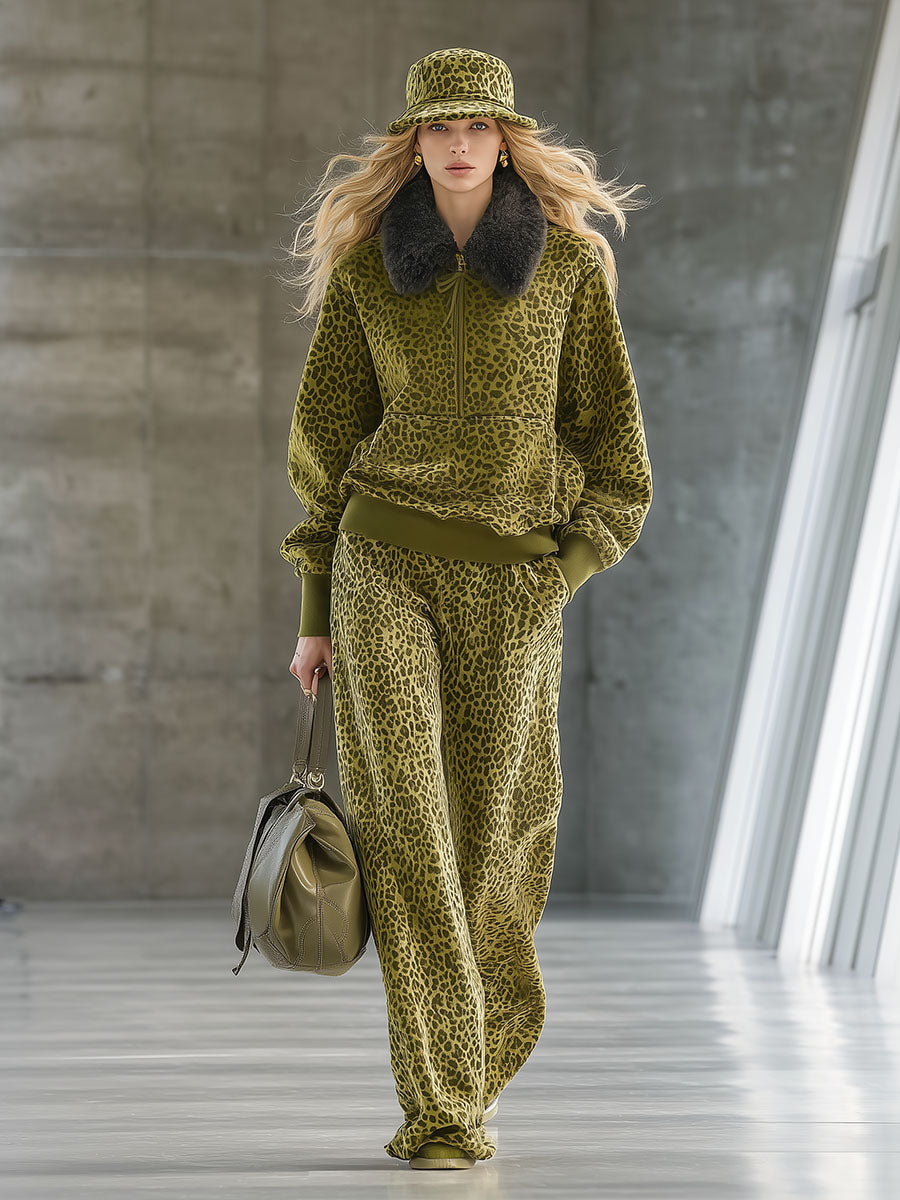 Pull en velours imprimé léopard avec col en fausse fourrure et pantalon large - Élégance haut de gamme