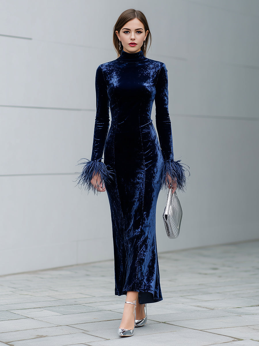 Robe Maxi en Velours Bleu avec Col Rond et Élégants Panneaux de Plumes Synthétiques