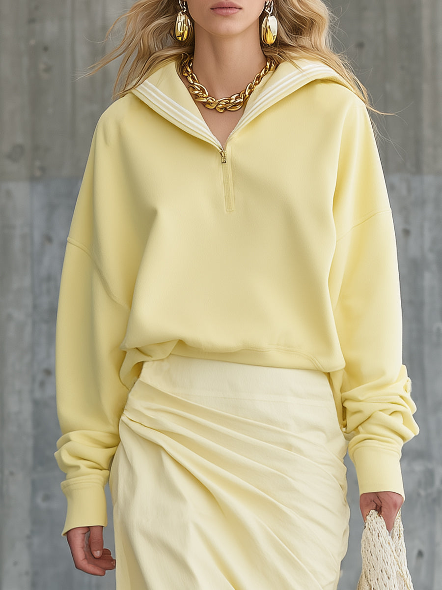Ensemble Sportif Chic : Sweat à Capuche Jaune et Jupe Plissée Élégante