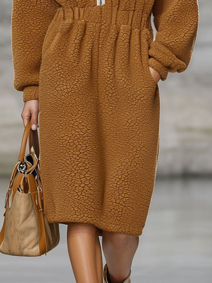 Robe Midi Décontractée en Fleece Camel Vintage avec Capuche et Taille Élastique
