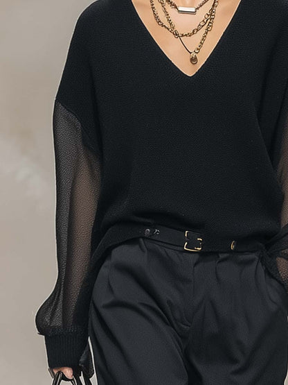 Décontractée et Élégante : Blouse Noire en Maille Transparente à Col V