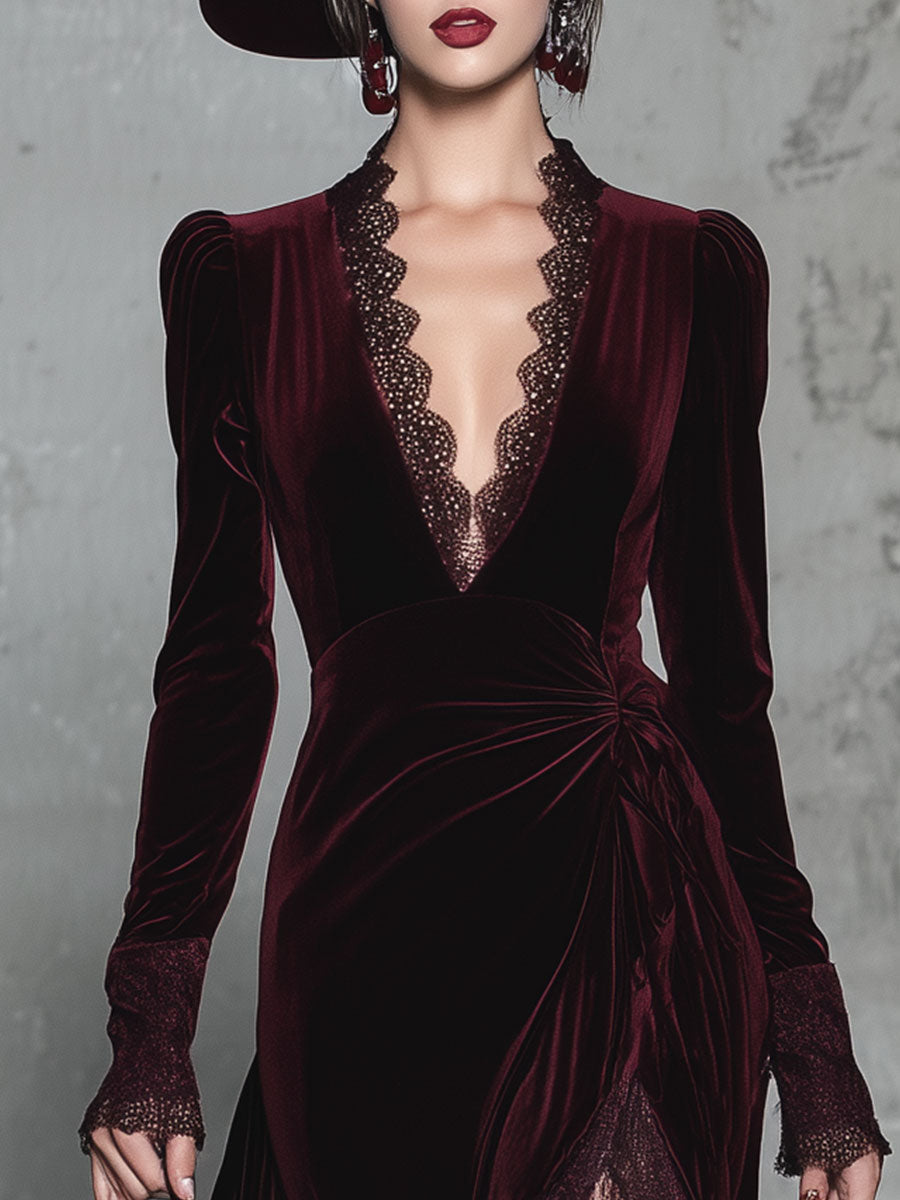 Robe Longue en Velours Bordelais avec Dentelle et Décolleté en V – Élégance Absolue