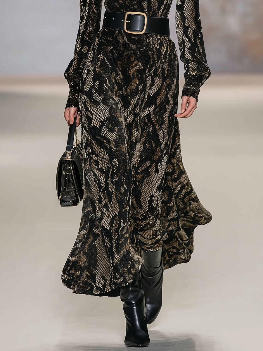 Robe Maxi en Velours Imprimé Serpent - Élégance à Col Montant et Manches Longues