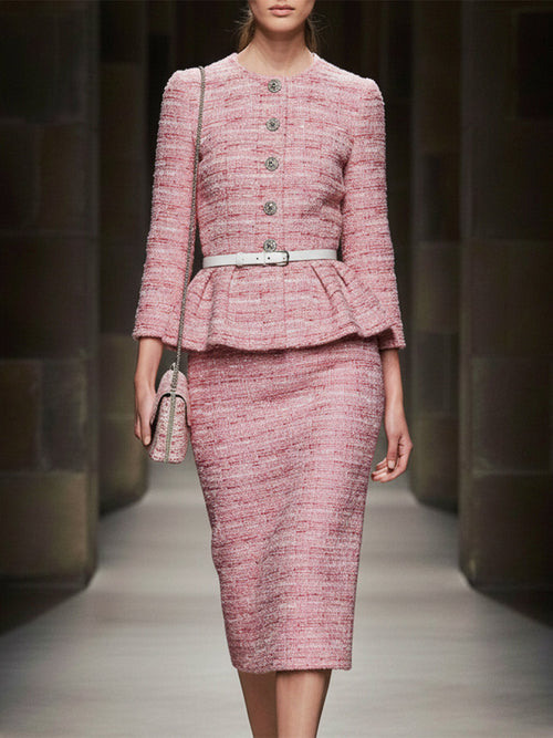 Ensemble Chic en Tweed Rose : Veste Élégante et Jupe Flottante à Boutons Argentés