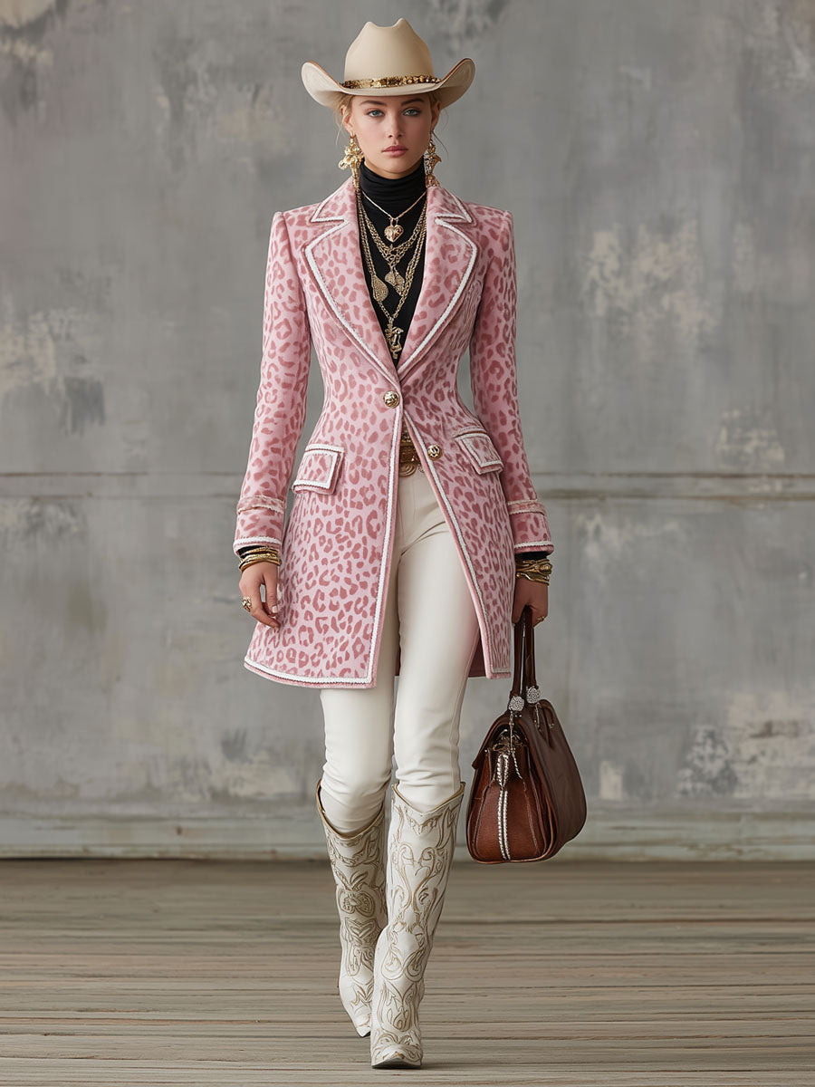 Veste mi-longue à motif léopard rose avec revers et fermeture à bouton