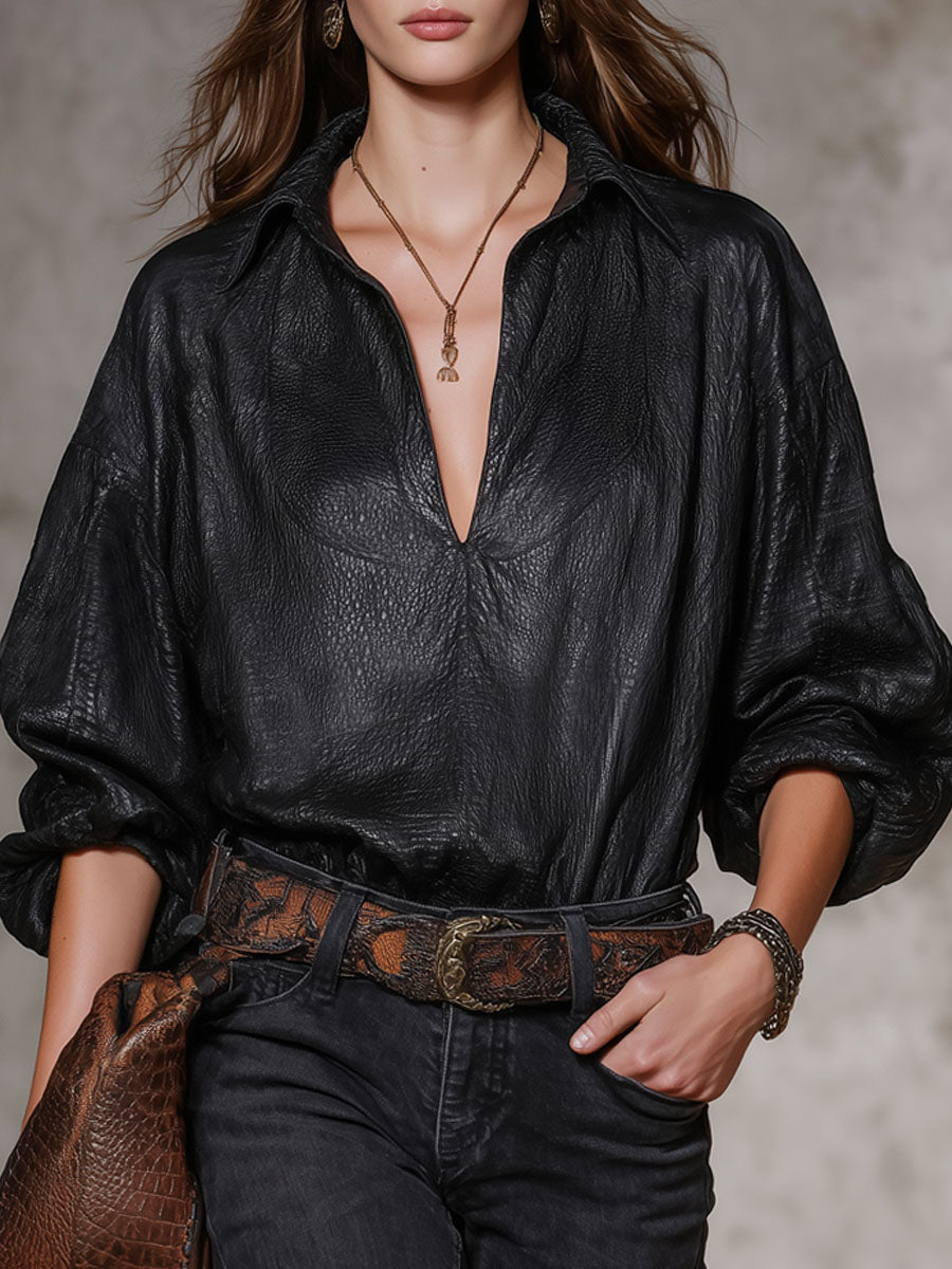 Décontracté Chic : T-shirt Long en Simili Cuir Noir à Col V, Style Rétro