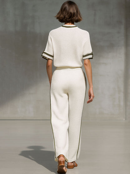 Ensemble Chic : Chemise Tricotée Blanche à Manches Courtes et Pantalon Évasé au Style Vintage