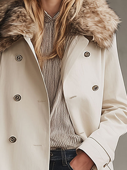 Trench mi-long crème avec col en fourrure luxueuse
