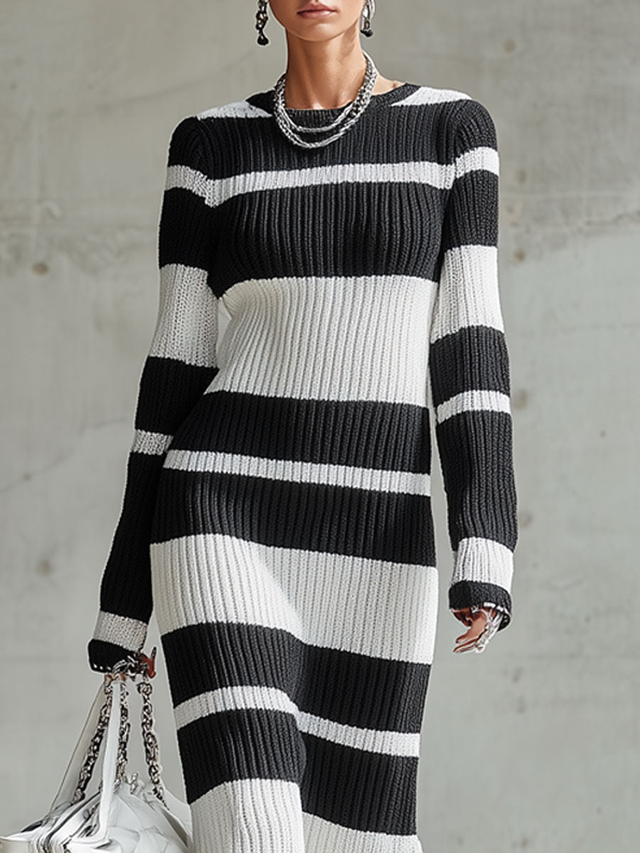 Robe Maxi Vintage Rayée Noir et Blanc en Tricot à Col Rond