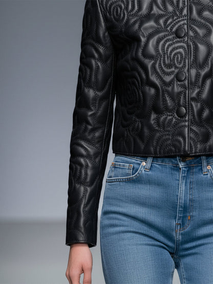 Veste Croppée Noir en Similicuir avec Éléments Roses