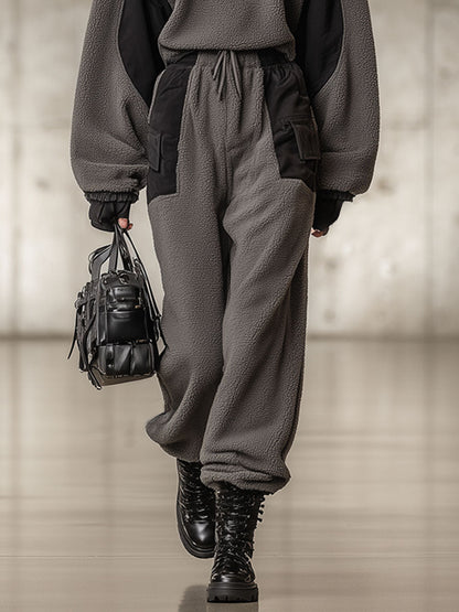 Ensemble Décontracté en Polaire : Sweatshirt à Capuche et Pantalon Gris Vintage