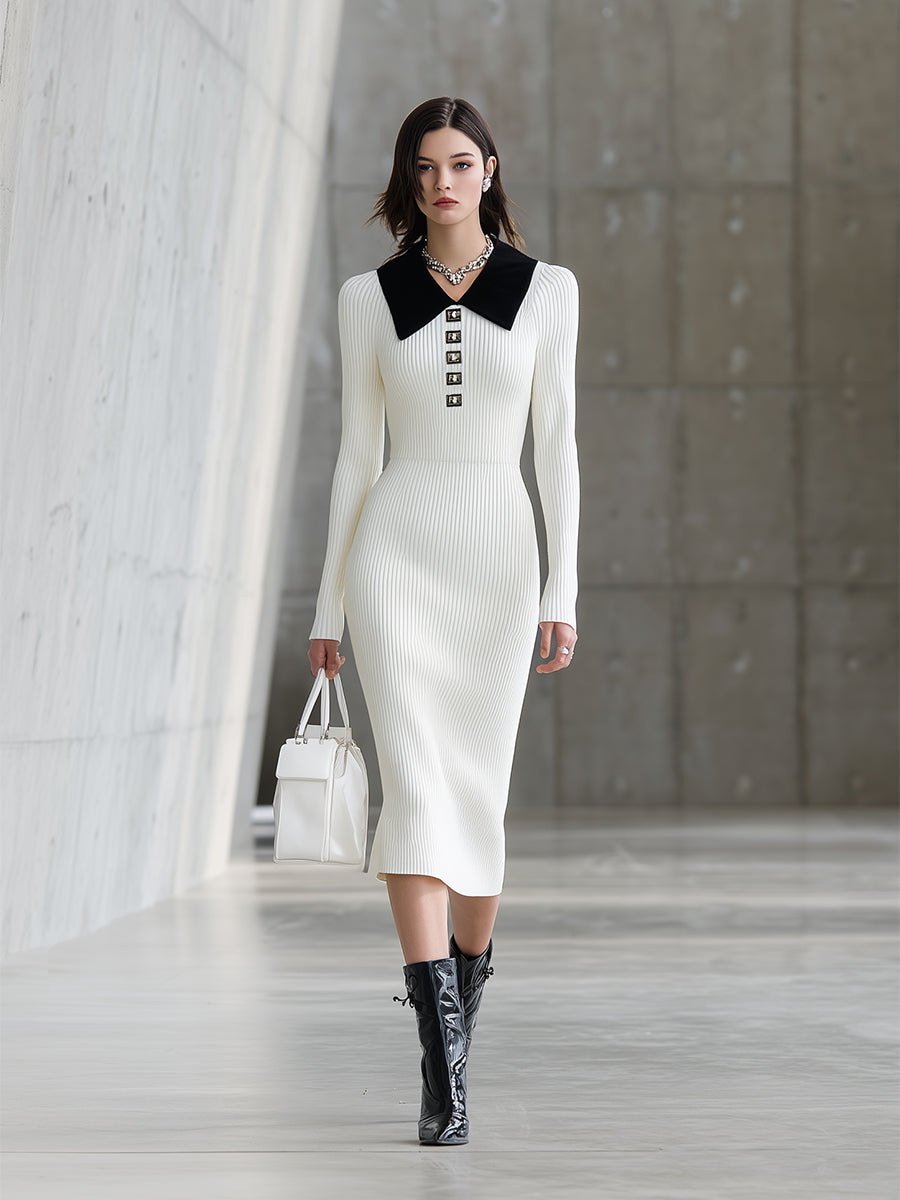 Robe Midi Tricotée en Patchwork Blanc avec Détails Noirs et Argentés