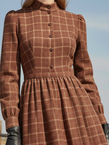 Robe Maxi à Col Rond en Plaid Rouge Éclatant avec Boutons