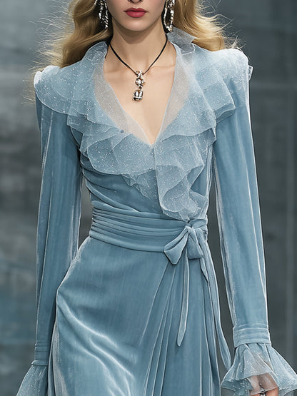 Robe Maxi Velours Bleu Ciel avec Col Rétro en Gaze – Élégance et Style