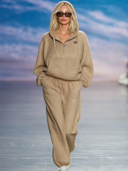 Ensemble Confortable en Fausse Fourrure Beige avec Sweat à Capuche et Pantalon Décontracté