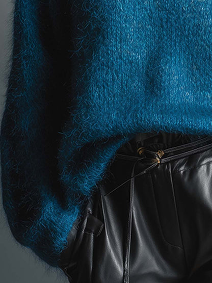 Chic et Polyvalent : Pull en Mohair Bleu à Col Montant