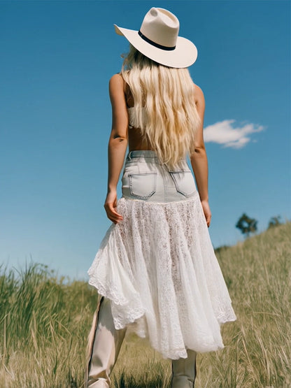 Jupe en denim patchwork à dentelle : courte devant, longue derrière - Livraison en 24 heures, chic et romantique !