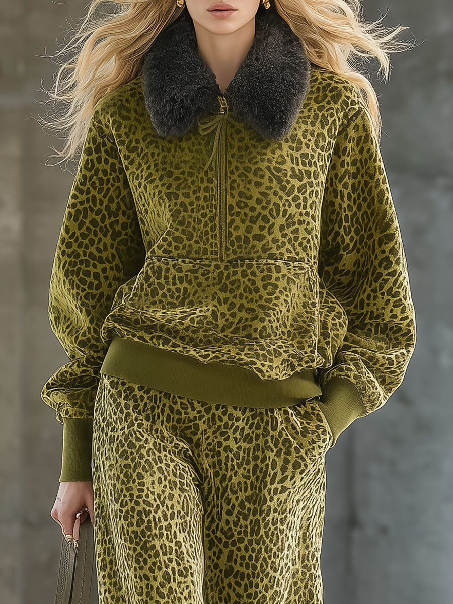 Pull en velours imprimé léopard avec col en fausse fourrure et pantalon large - Élégance haut de gamme