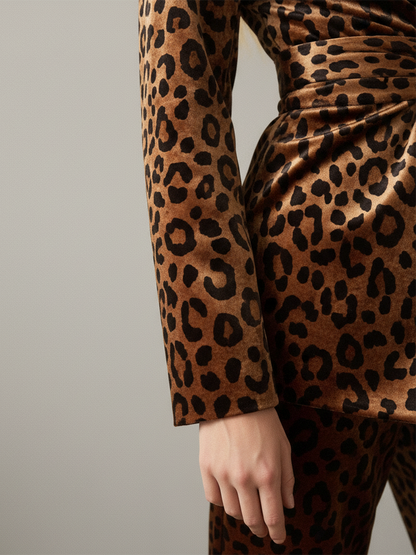 Ensemble Vintage en Velours Imprimé Léopard : Veste et Pantalon Chic