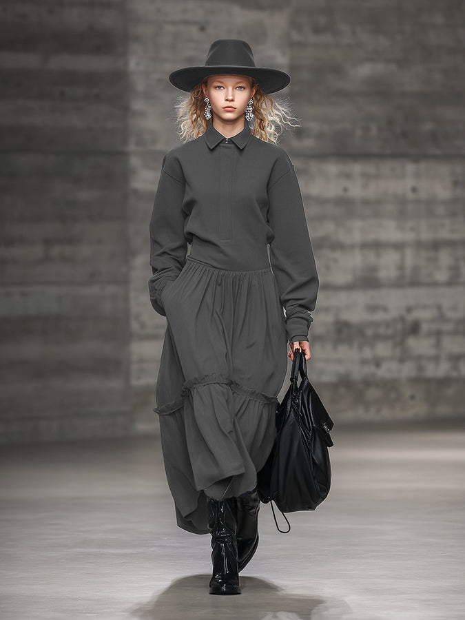 Robe Maxi Grise Sportive à Col Volant pour un Style Décontracté