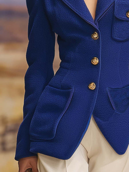 Blazer en polaire bleu royal à col cranté : Élégance décontractée avec un bouton unique
