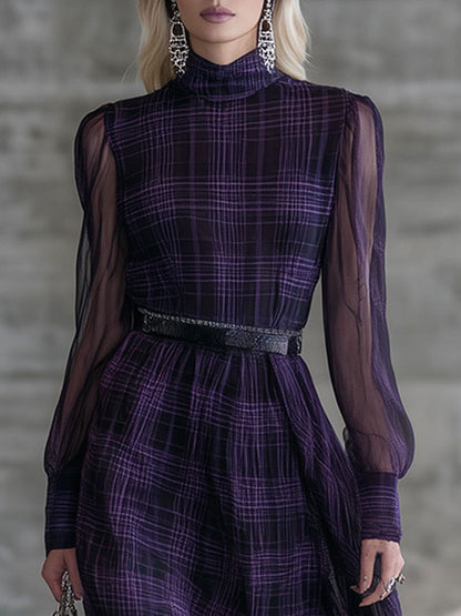 Maxi Robe Vintage en Velours Violet avec Col Roulé et Manches Longues en Organza à Motif Plaid