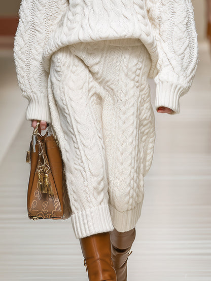 Ensemble Chic : Pull en Tricot Texturé Blanc et Pantalons Cropped Élégants