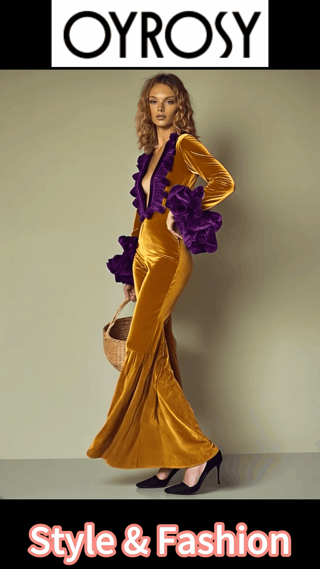 Combinaison en Velours Doré avec Volants Mauves et Manches Longues pour une Soirée Élégante