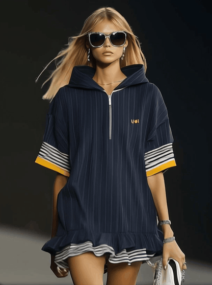 Robe Mini Hoodie Ultra-Large en Bleu Marine avec Fermeture Éclair et Ourlet Volanté - Expédition Rapide en 24 Heures