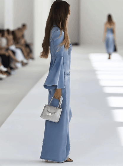 Salopette Vintage en Jean Bleu Clair à Jambes Évasées et Manches Longues avec Détails Bruts