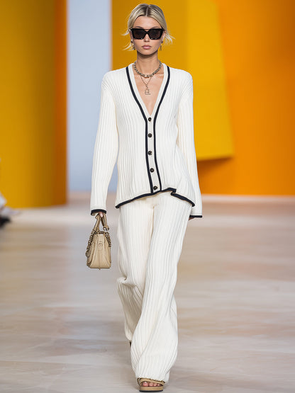 Cardigan Tricoté Blanc à Col V avec Détails Noir et Boutons Élégants