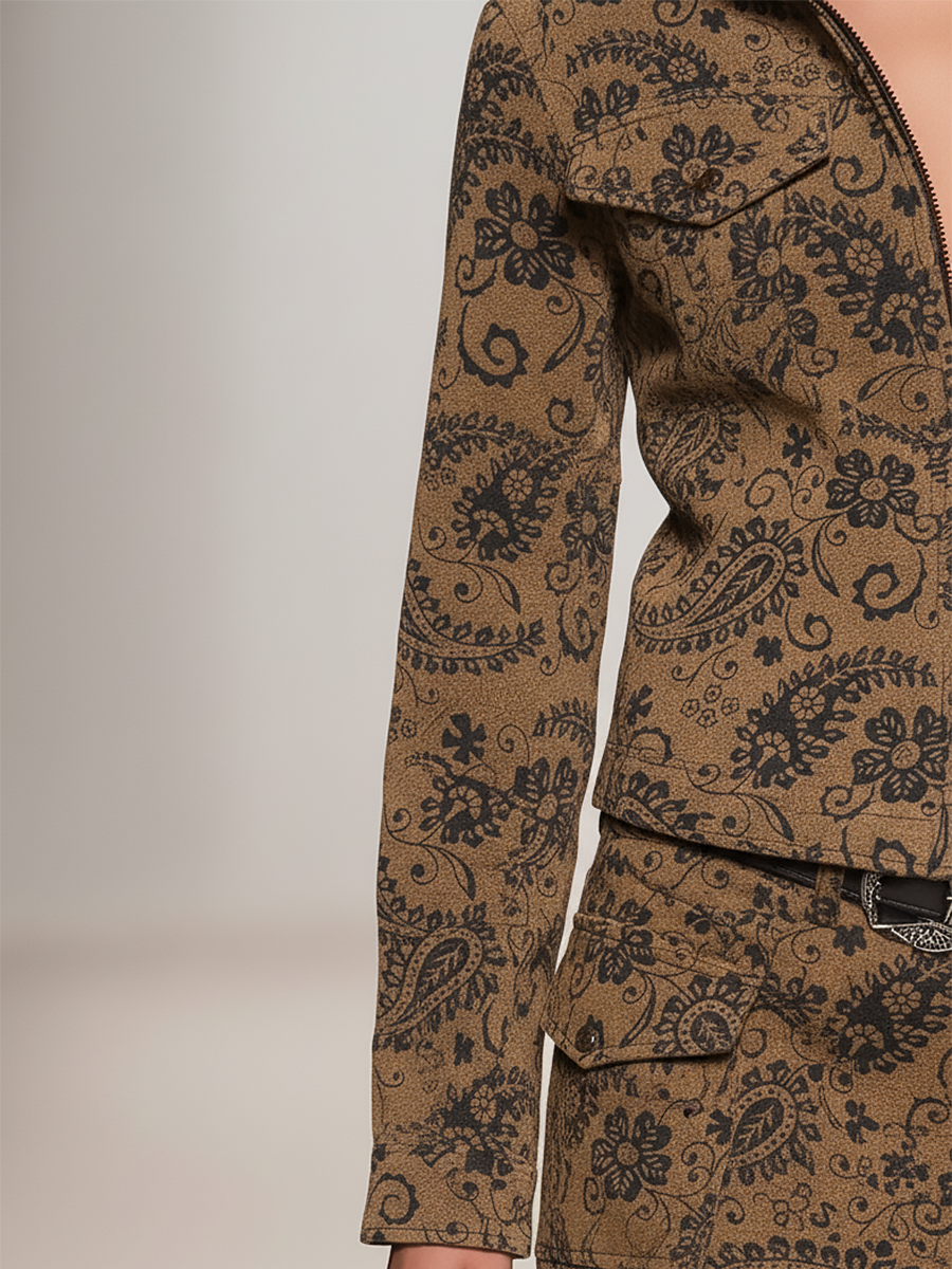 Veste et Jupe en Suédine au Motif Paisley : L'Essence du Vintage Western