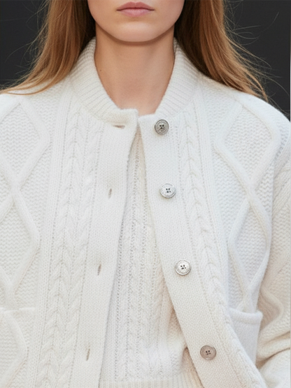 Ensemble Élégant en Blanc Texturé : Veste et Pantalon Chic