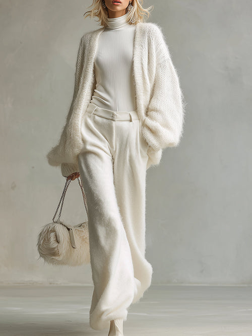 Ensemble Élégant en Laine Tricotée : Cardigan Long Minimaliste Blanc et Pantalon à Jambes Larges