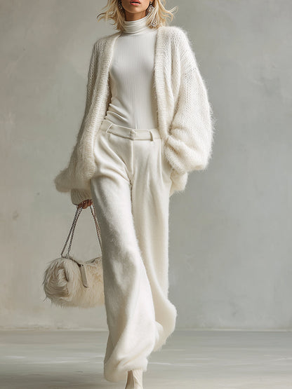 Ensemble Élégant en Laine Tricotée : Cardigan Long Blanc et Pantalon à Jambes Larges