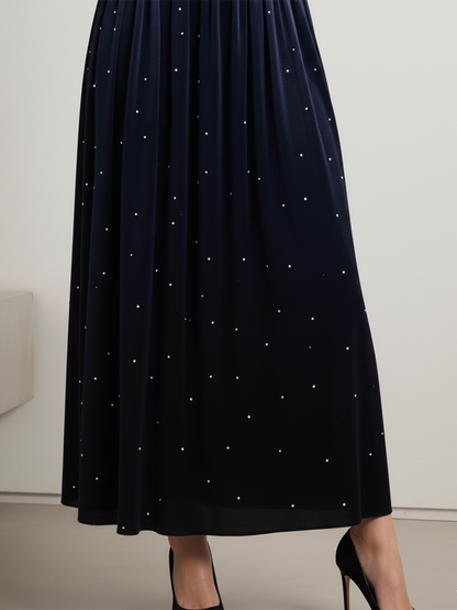 Robe en Velours Élégante avec Col Montant et Détails en Strass